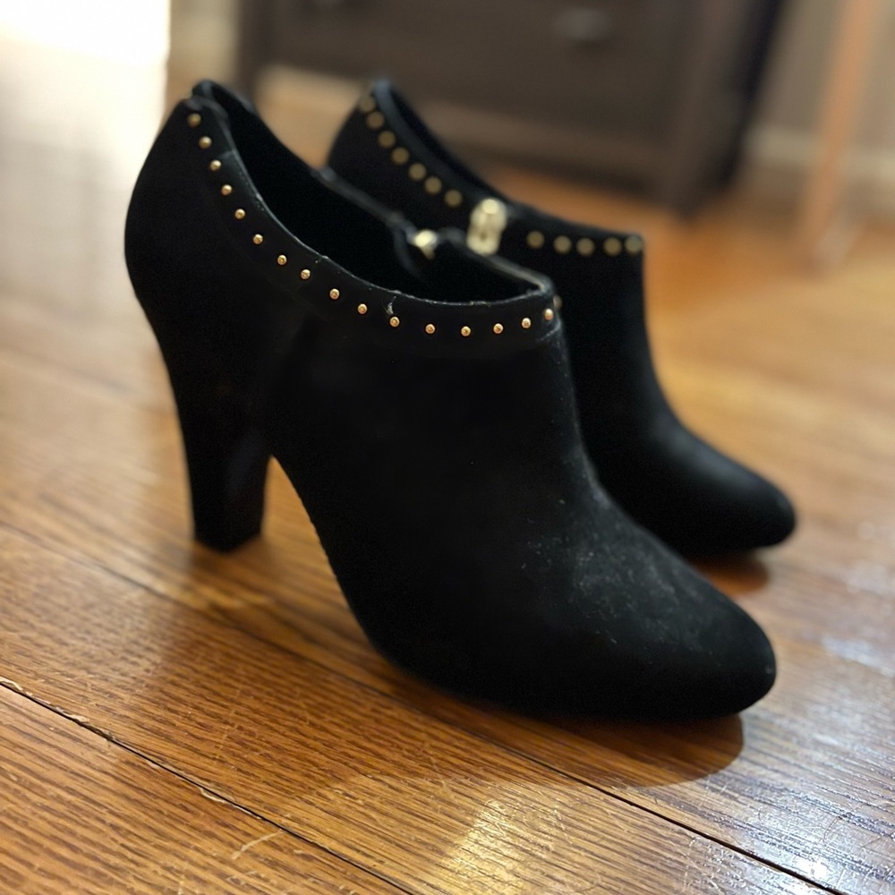 Tahari Ramona black suede ankle zip booties